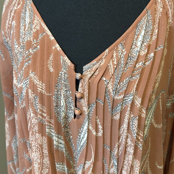 LOFT OUTLET Women’s Medium PAISLEY V NECK PLEAT FRONT BOHO SHIFT MINI DRESS - Picture 4 of 10